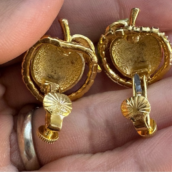 Gorgeous Vintage Vendome Crystal Rhinestones Clip On Apple Earrings - Picture 8 of 12